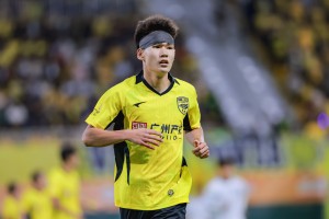 kaiyun-广州豹官方：杨浩眉弓伤口缝合30余针，预计5-7天后拆线